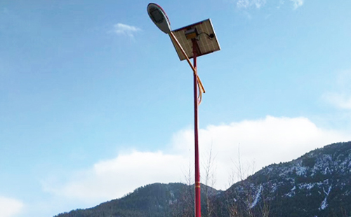 如何选择高质量的贵德太阳能路灯材料：全方位指南