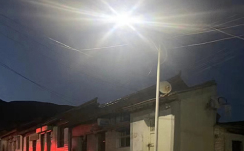 农村院子里最适合的贵德太阳能路灯亮度与安装要点